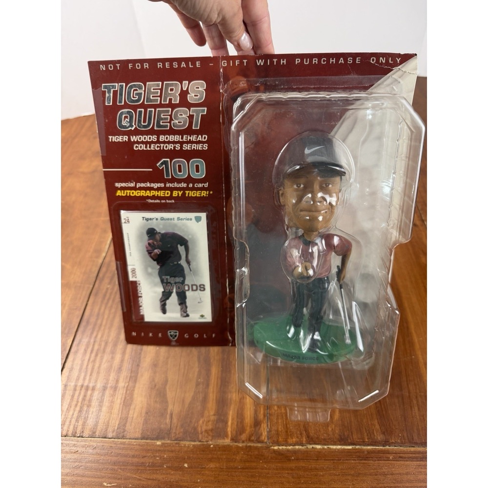 Upper Deck Collectibles: Tiger's Quest Tiger Woods Major Force Bobblehead w/Card